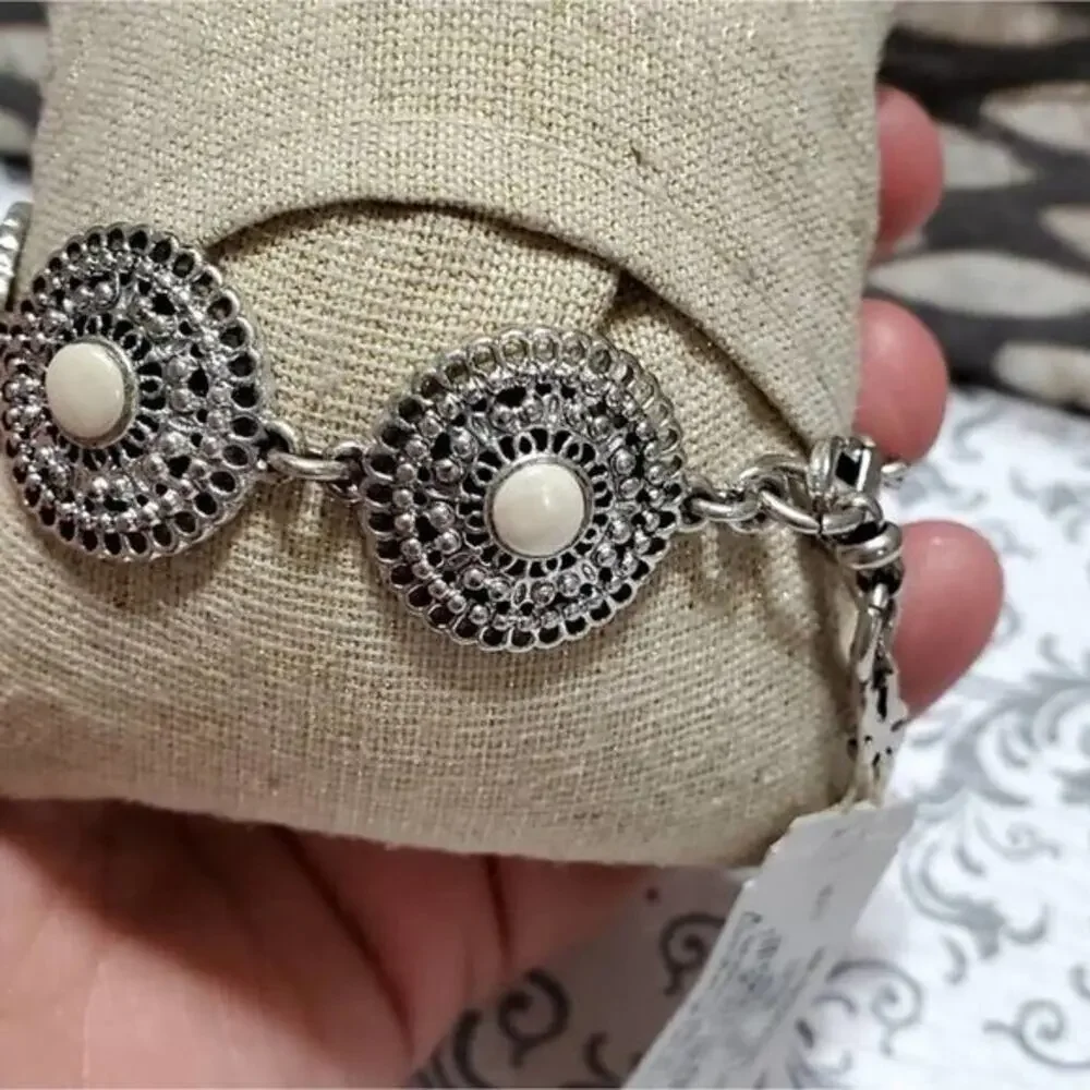 Lucky Brand Silver Tone Cream Cabochon Medallion‎ Link Bracelet NWT